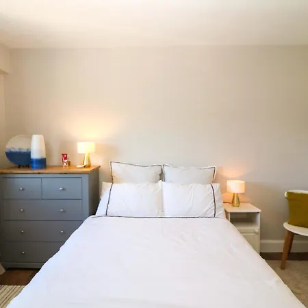 28 Long Quay Apartment
