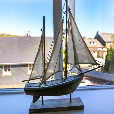 28 Long Quay